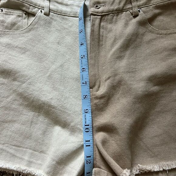 Papermoon Women’s Selma Tan Two Toned Color Block Shorts Size Large NWT - Picture 12 of 12